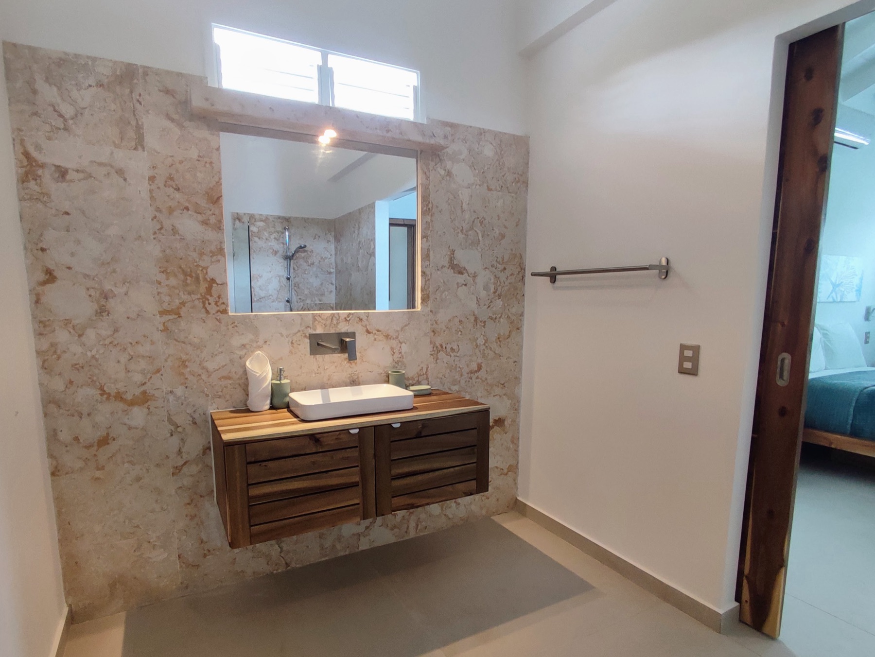 Villa Brad, baño de la habitación 4