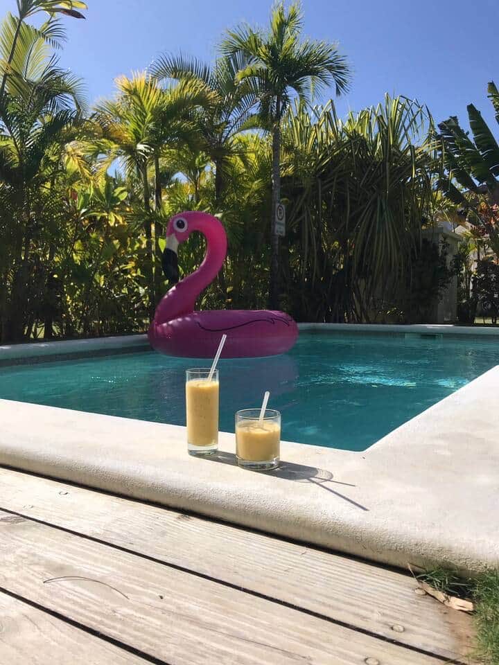 Casa Leanna, la piscine et sa terrasse en bois