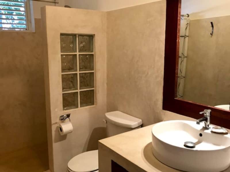 Casa Leanna, salle de bain avec douche